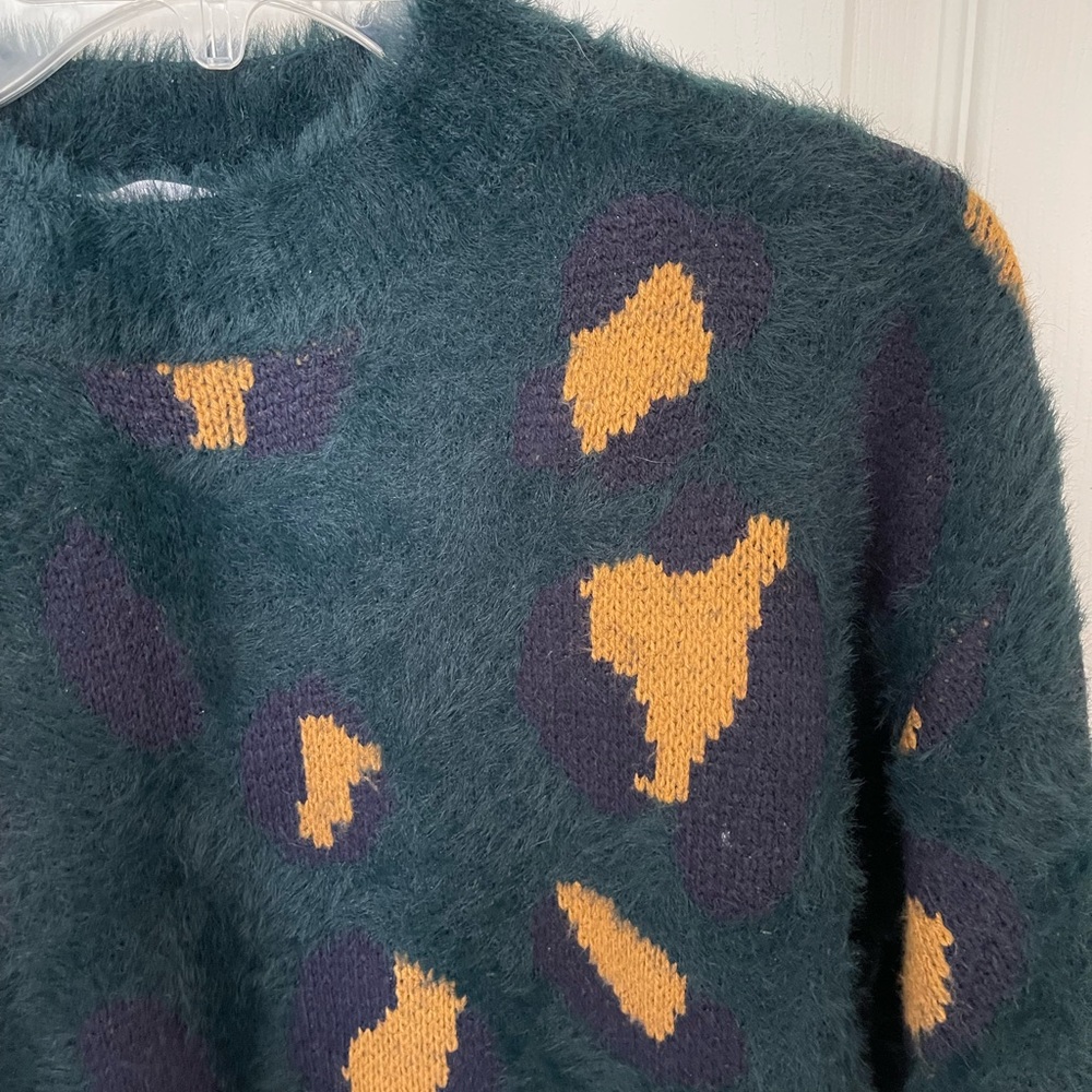 THML Sweater - Picture 3 of 3